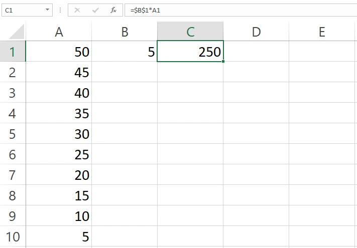 Hasil rumus perkalian di sel C1 pada Excel