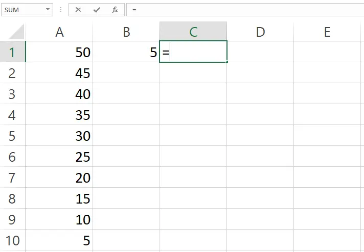 Memasukkan simbol sama dengan pada rumus pembagian Excel