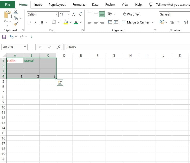 Memilih rentang sel A1 hingga C4 untuk mengubah font di Excel
